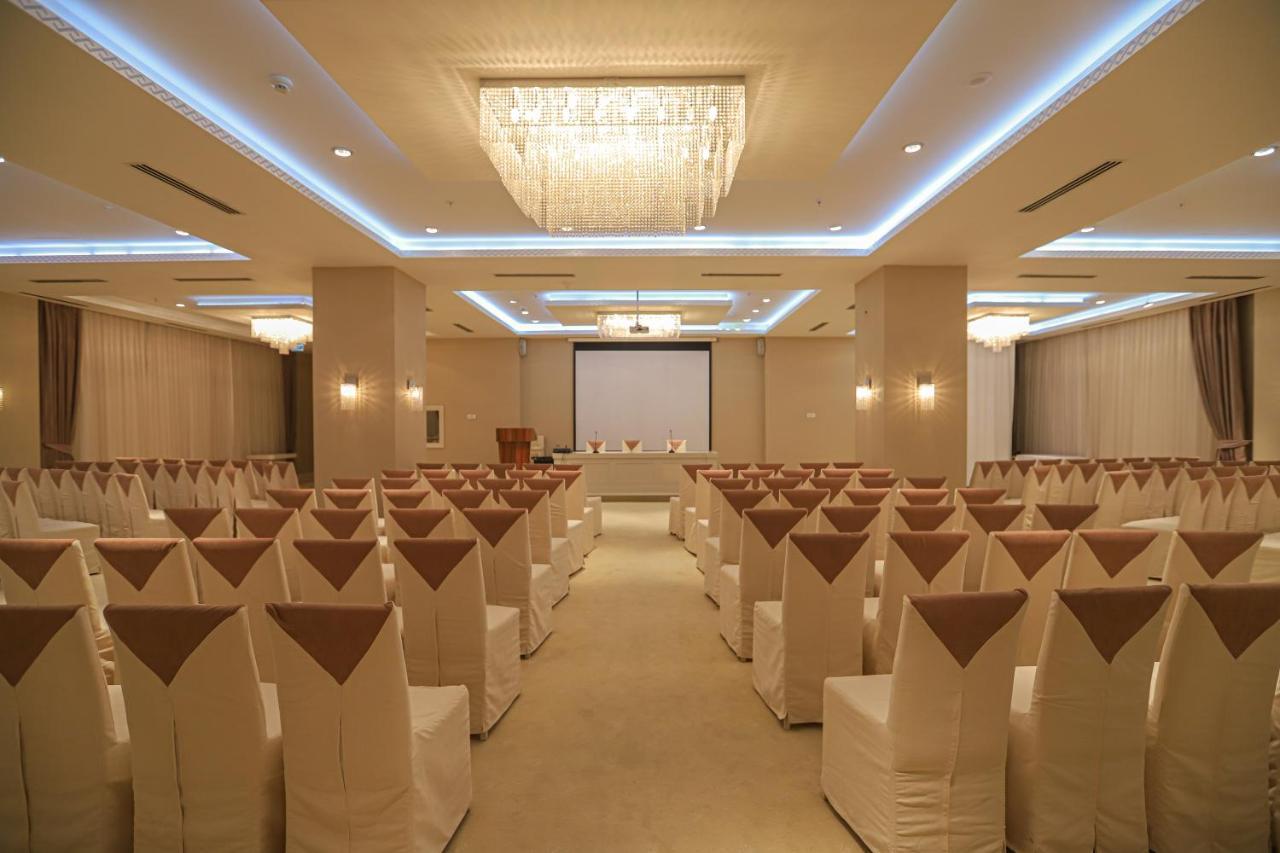 Gabala Garden Hotel Buitenkant foto The ballroom