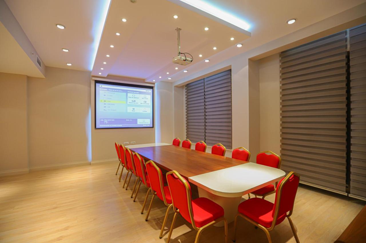 Gabala Garden Hotel Buitenkant foto A meeting room