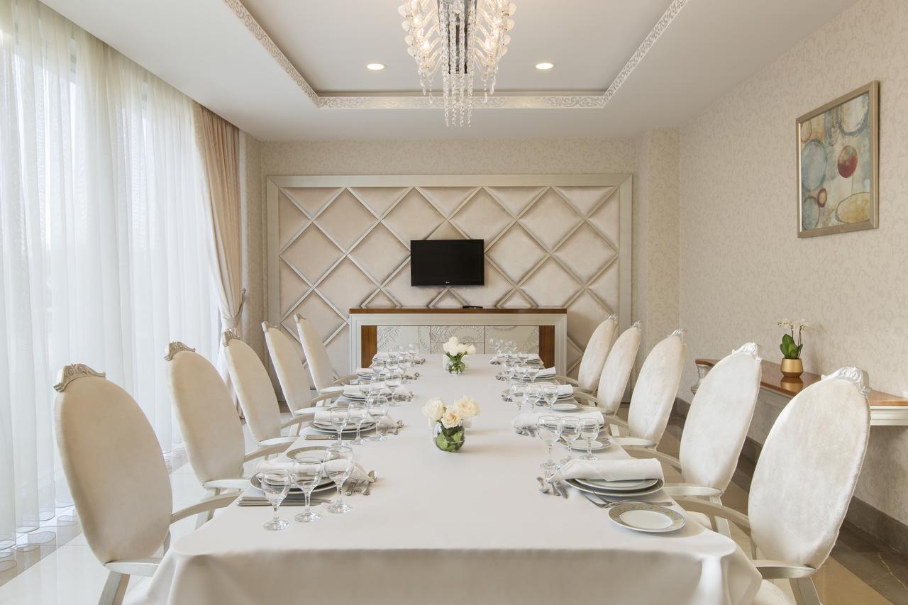 Gabala Garden Hotel Buitenkant foto A private dining room at the hotel
